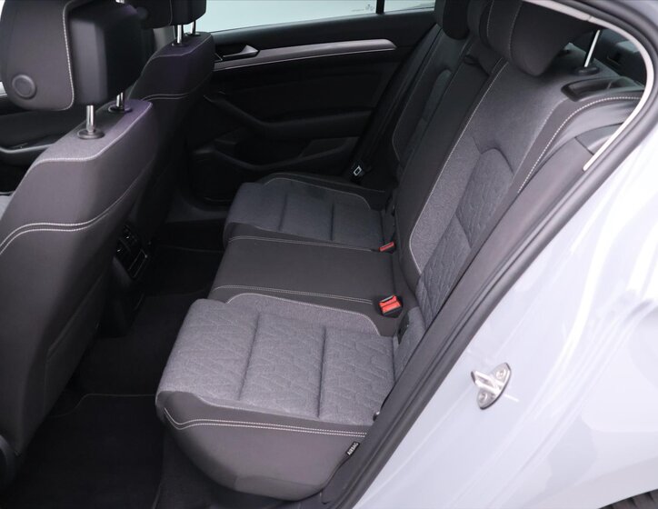 Volkswagen Passat Sedan / Limuzína 1,5 l 110 kw