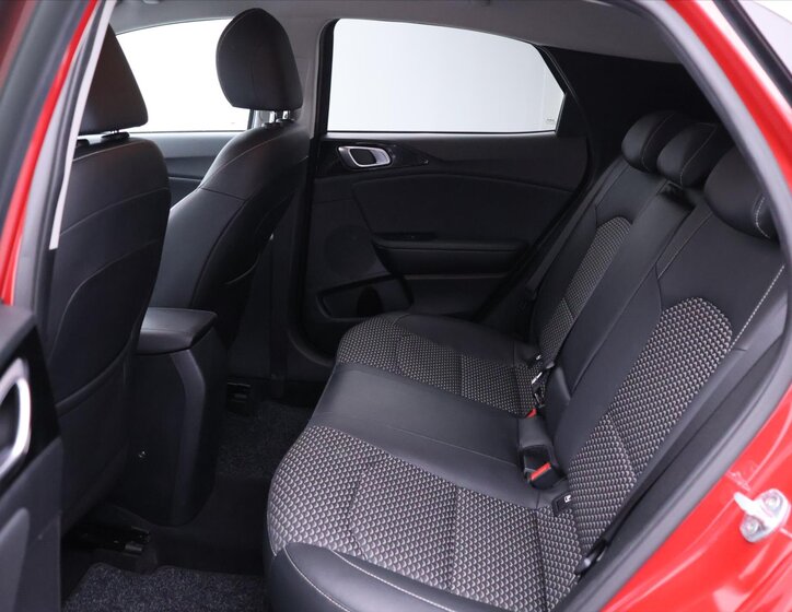 KIA XCeed SUV / Terénní 1,5 l 117 kw