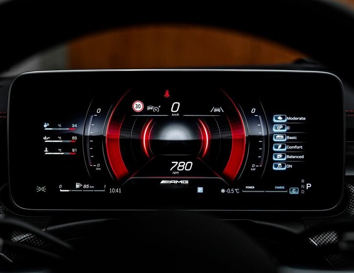 Mercedes-Benz Ostatní Kupé 0,0 330 kw