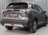 Suzuki S-Cross 8