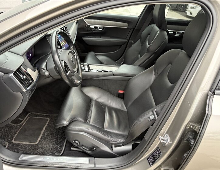 Volvo V90 21