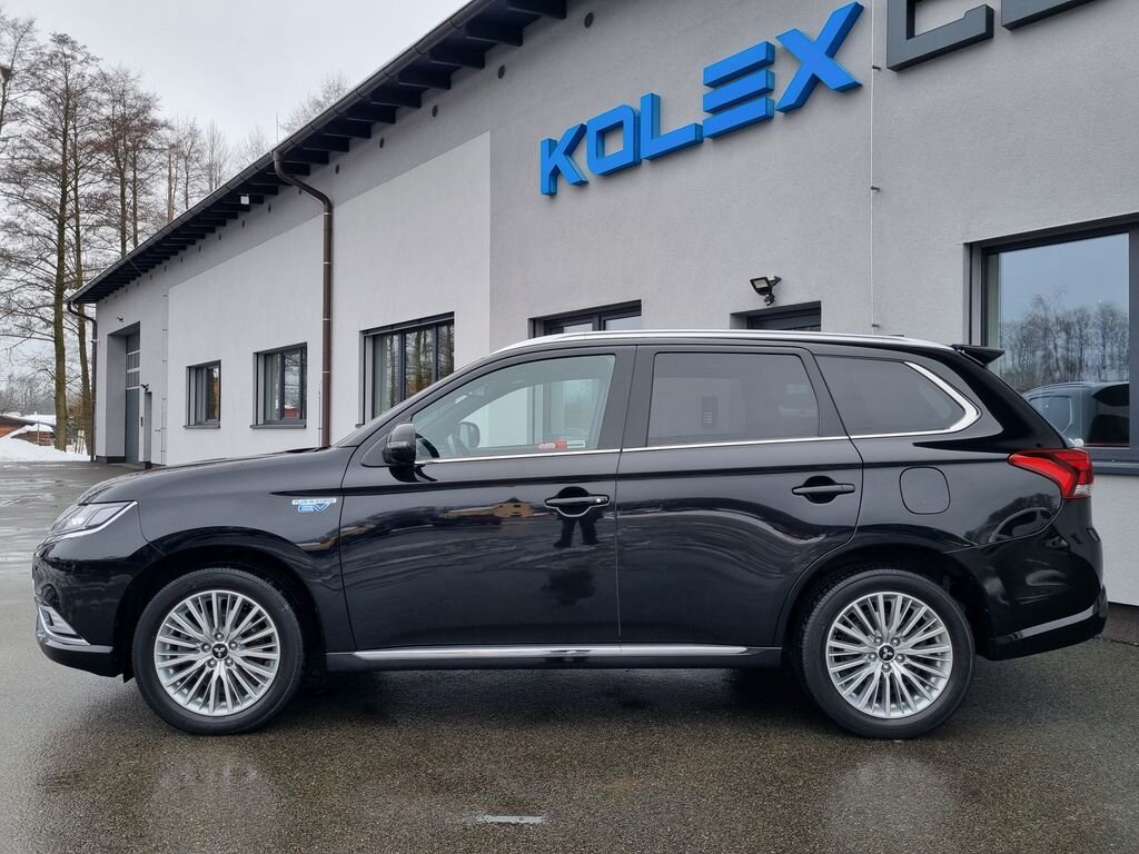 Mitsubishi Outlander SUV 2,4 l 165 kw