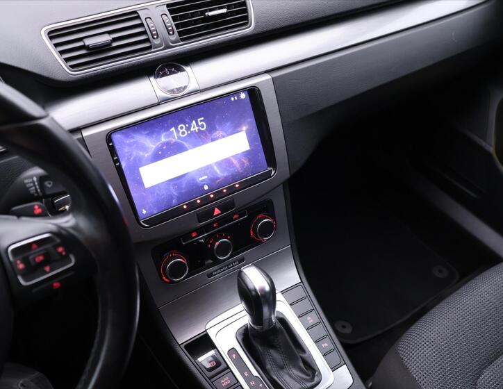 Volkswagen Passat 25