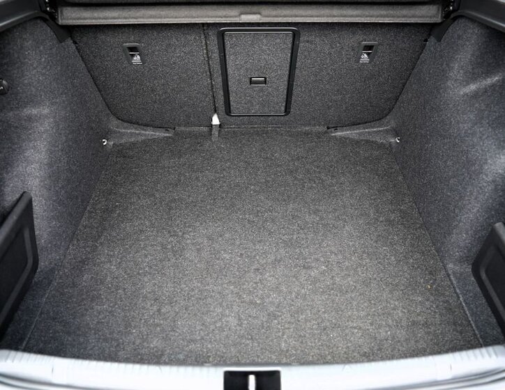 Škoda Rapid Sedan / Limuzína 999,0 70 kw