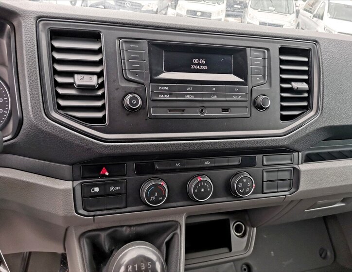 Volkswagen Crafter 9