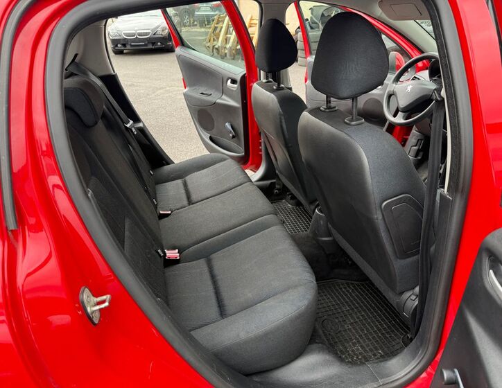 Peugeot 207 10
