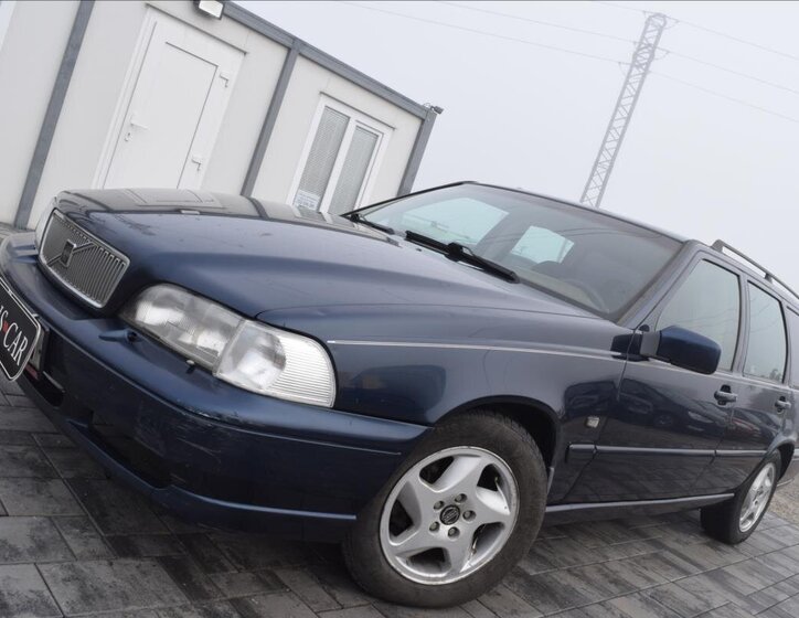 Volvo V70 Kombi 2,5 l 103 kw