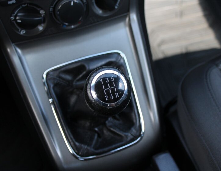 Opel Antara SUV / Terénní 2,0 l 110 kw
