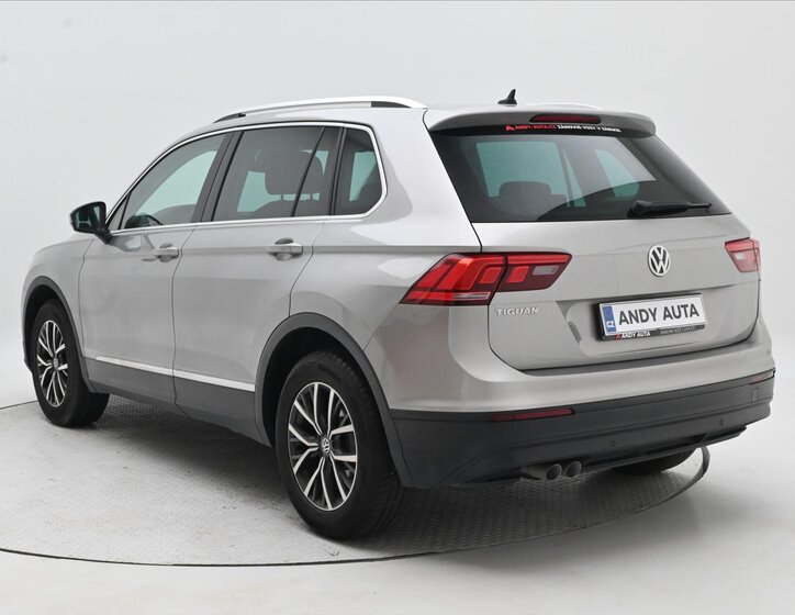 Volkswagen Tiguan 7