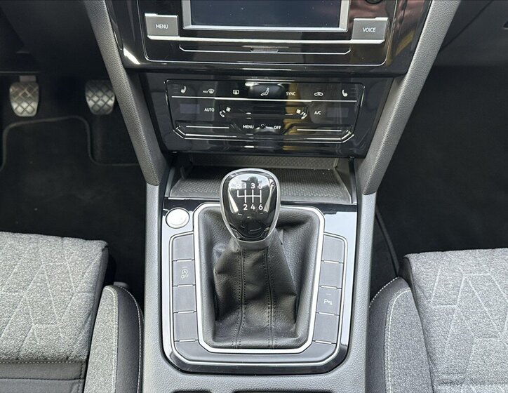 Volkswagen Passat Kombi 1,5 l 110 kw