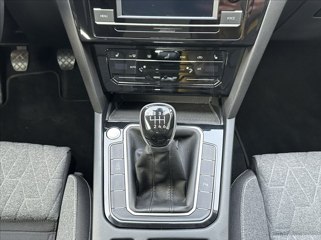 Volkswagen Passat Kombi 1,5 l 110 kw