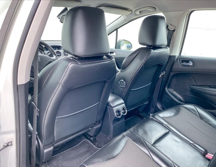 Peugeot 308 Hatchback 1,6 l 147 kw