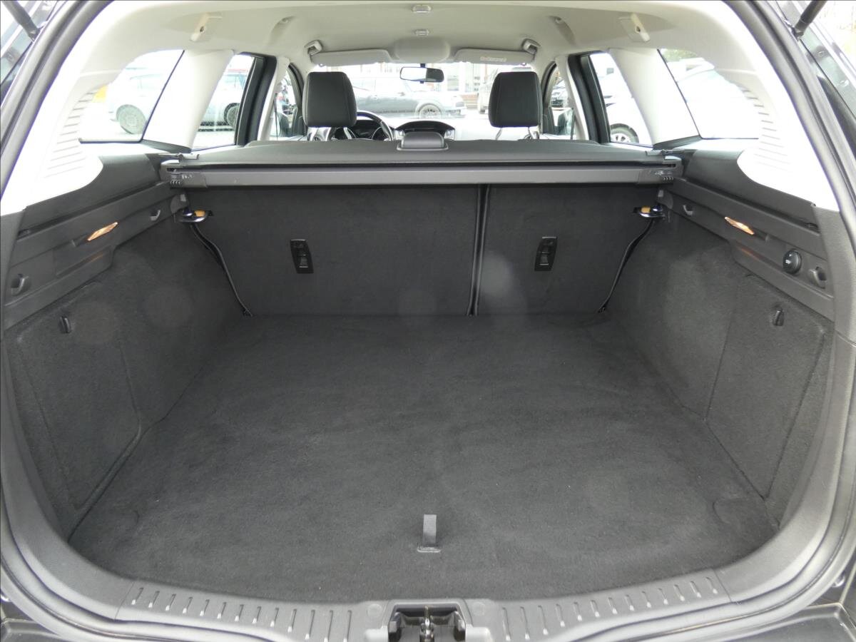 Ford Focus Kombi 999,0 74 kw