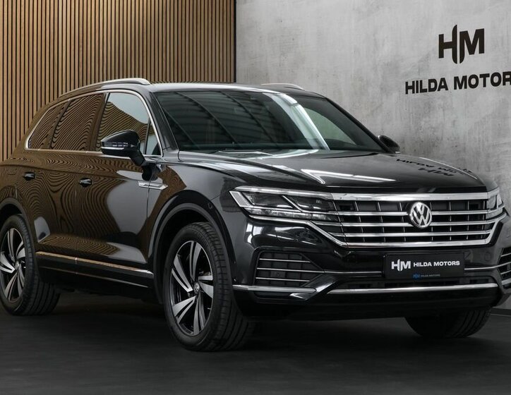 Volkswagen Touareg 1