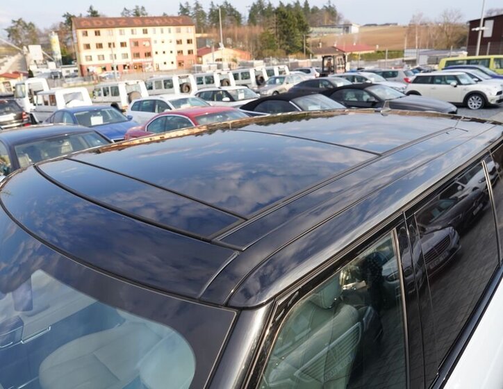 Land Rover Range Rover SUV / Terénní 4,4 l 250 kw