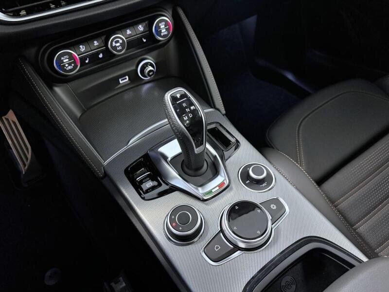 Alfa Romeo Stelvio SUV / Terénní 2,0 l 206 kw