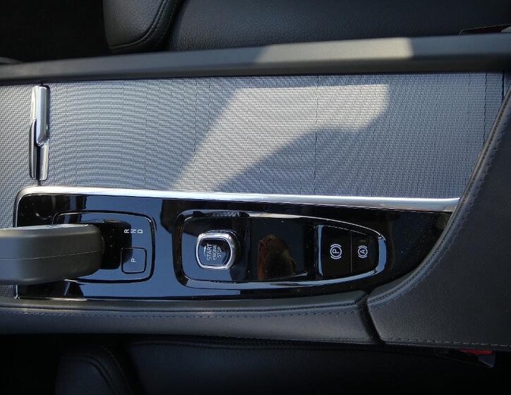 Volvo XC90 SUV / Terénní 2,0 l 173 kw