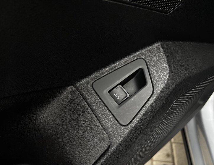 Volkswagen Touareg SUV / Terénní 3,0 l 210 kw