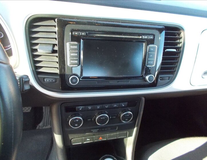 Volkswagen Beetle Hatchback 1,2 l 77 kw