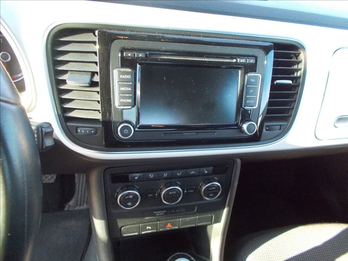 Volkswagen Beetle Hatchback 1,2 l 77 kw