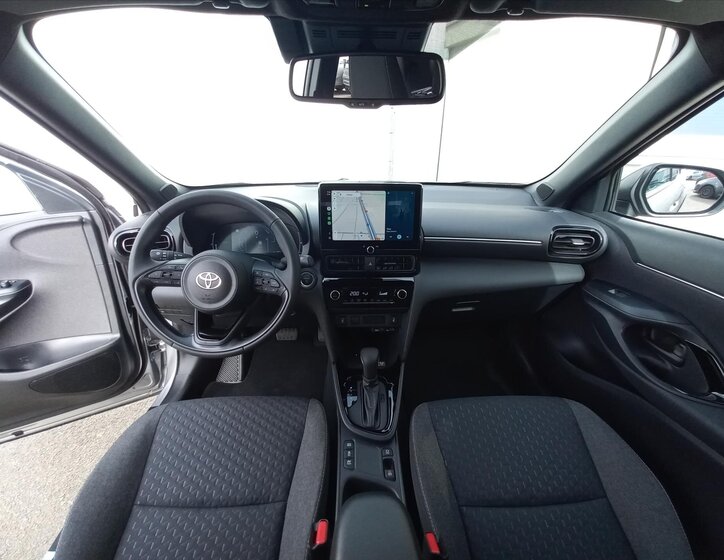 Toyota Yaris Cross CUV / Crossover 1,5 l 68 kw