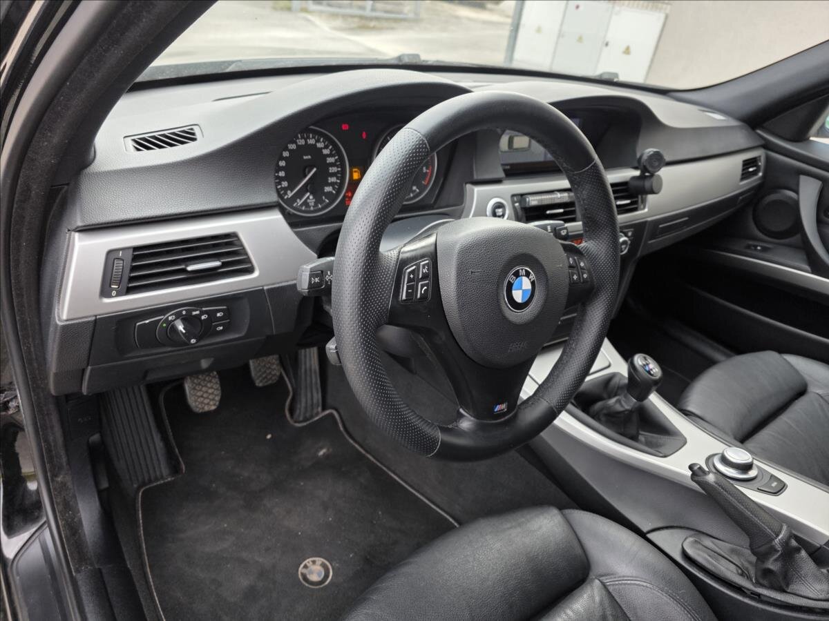 BMW Řada 3 Kombi 3,0 l 170 kw