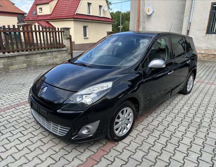 Renault Grand Scénic 9