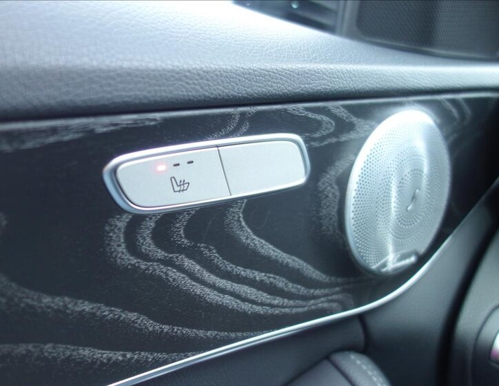 Mercedes-Benz Třídy C Sedan 2,0 l 143 kw