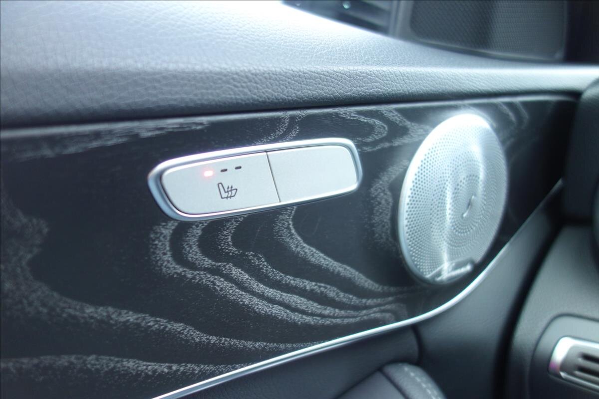 Mercedes-Benz Třídy C Sedan 2,0 l 143 kw