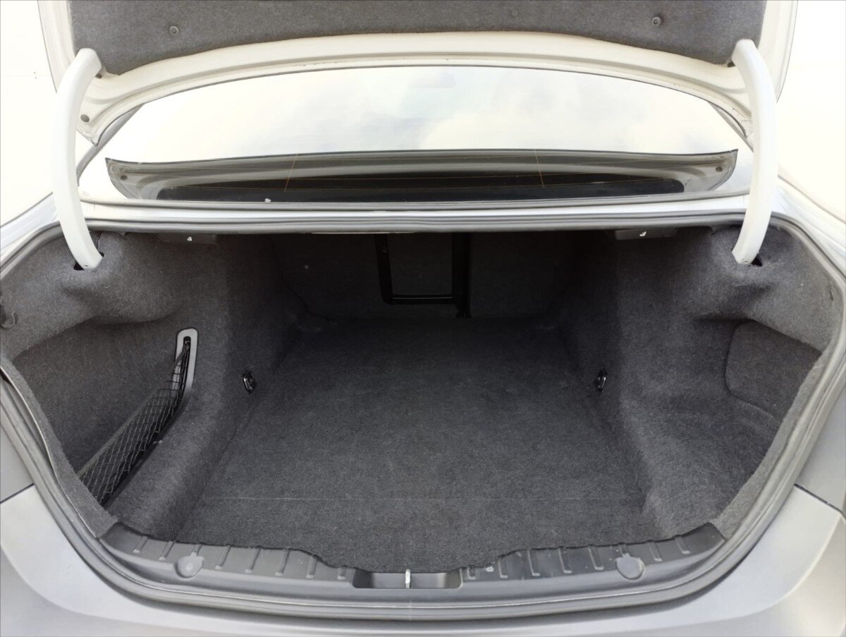 BMW Řada 5 Sedan 3,0 l 180 kw