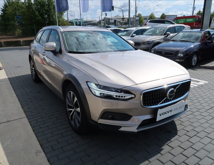 Volvo V90 3