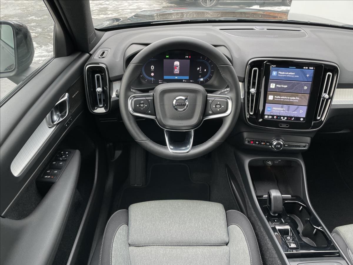 Volvo XC40 SUV / Terénní 2,0 l 145 kw