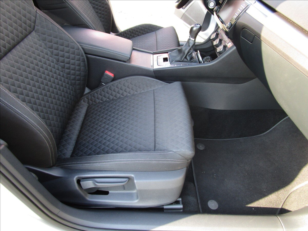 Škoda Superb Sedan / Limuzína 2,0 l 110 kw