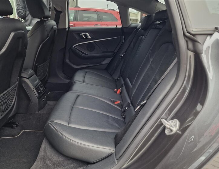 BMW Řada 2 Sedan / Limuzína 2,0 l 110 kw