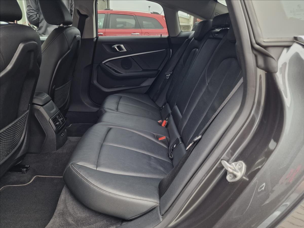 BMW Řada 2 Sedan / Limuzína 2,0 l 110 kw