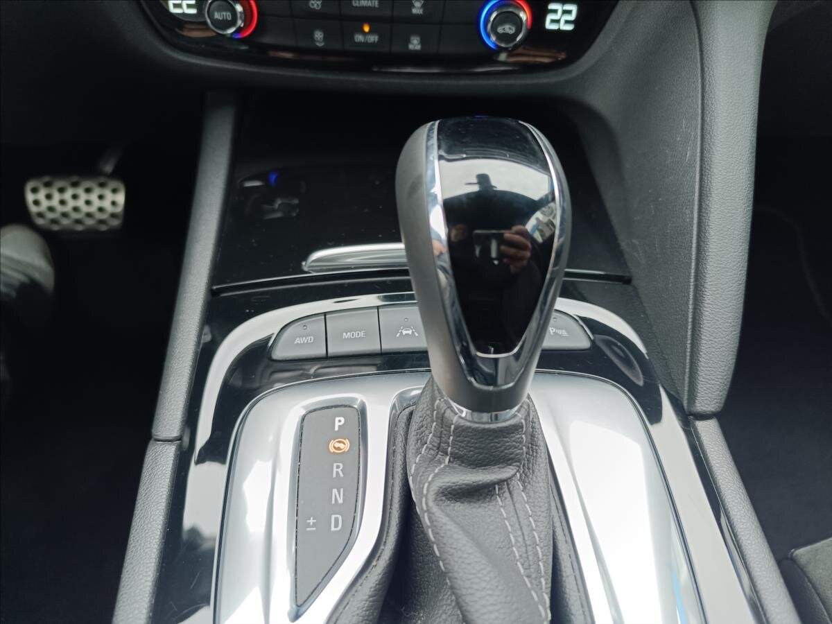 Opel Insignia Liftback 2,0 l 169 kw