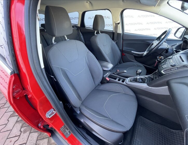 Ford Focus Kombi 999,0 92 kw