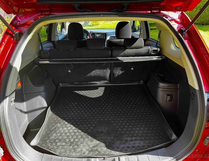 Mitsubishi Outlander SUV / Terénní 0,0 0