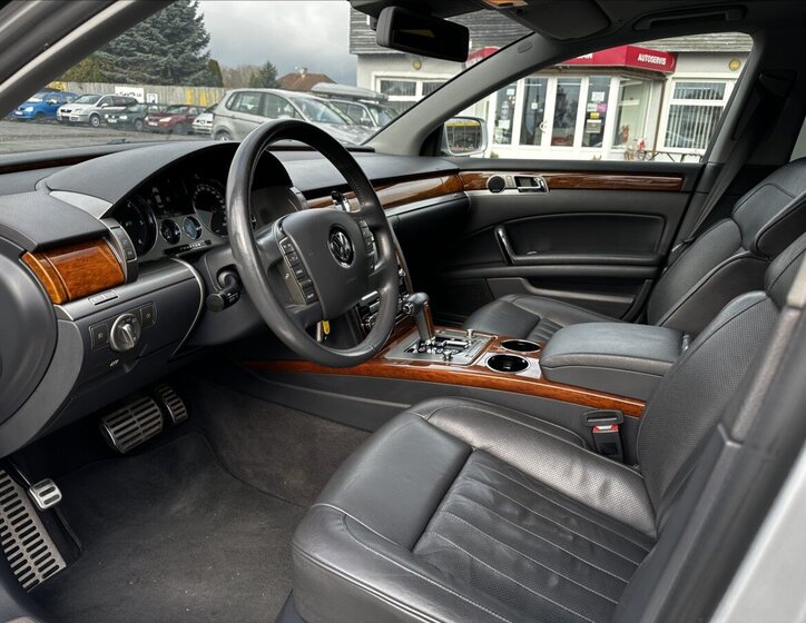 Volkswagen Phaeton Sedan 3,0 l 176 kw