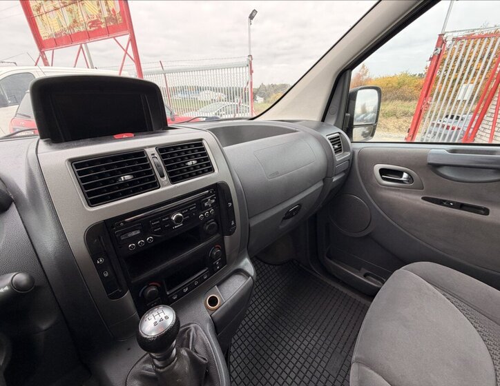 Peugeot Expert Tepee MPV 2,0 l 120 kw