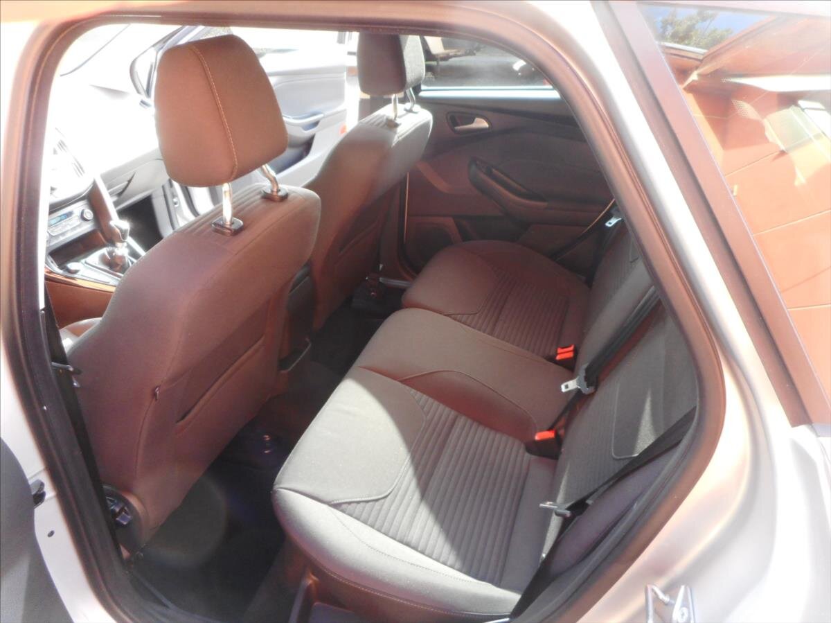 Ford Focus Kombi 999,0 92 kw