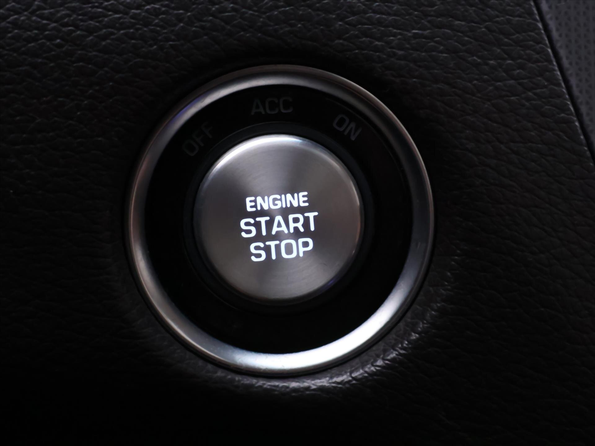 Hyundai Genesis Sedan / Limuzína 3,8 l 232 kw