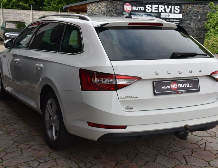 Škoda Superb 9