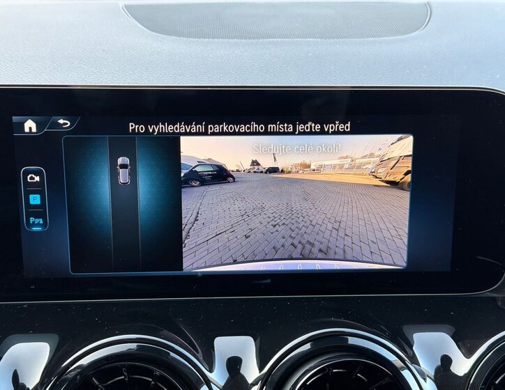 Mercedes-Benz GLA SUV / Terénní 2,0 l 140 kw