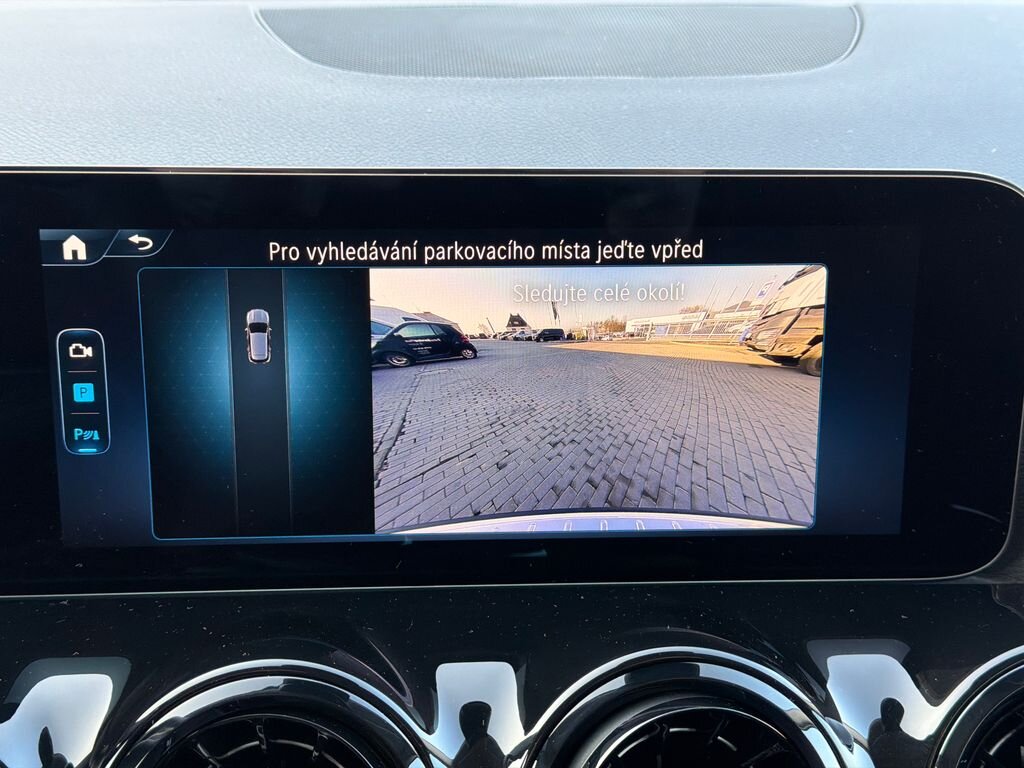 Mercedes-Benz GLA SUV / Terénní 2,0 l 140 kw