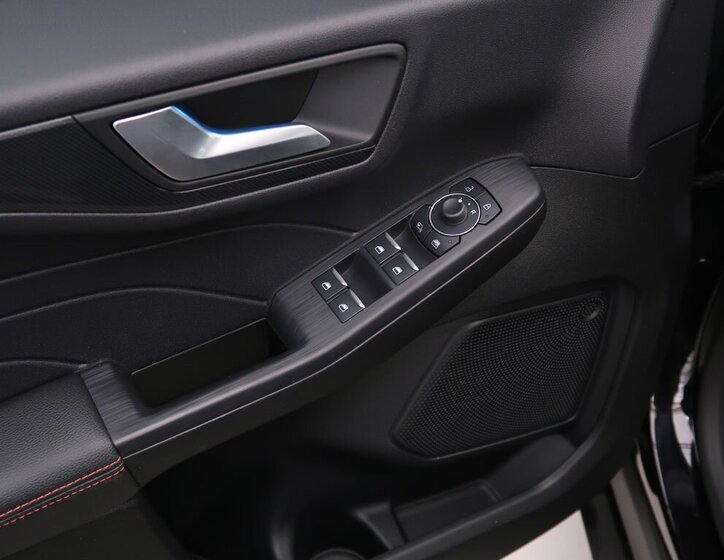 Ford Kuga SUV / Terénní 2,0 l 88 kw