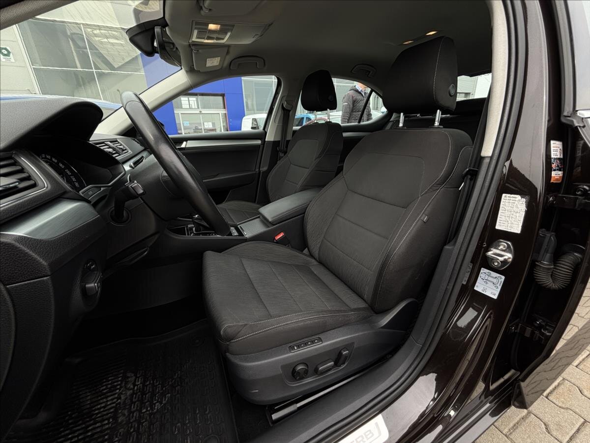 Škoda Superb Sedan / Limuzína 2,0 l 140 kw