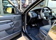 Land Rover Discovery 9