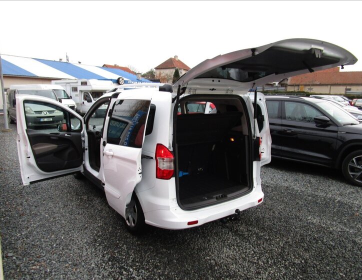 Ford Tourneo Courier 31