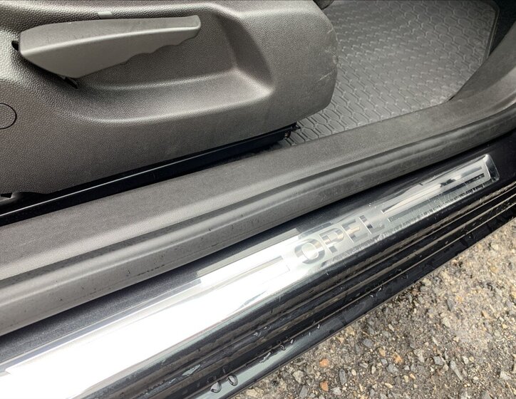 Opel Adam Hatchback 1,4 l 64 kw